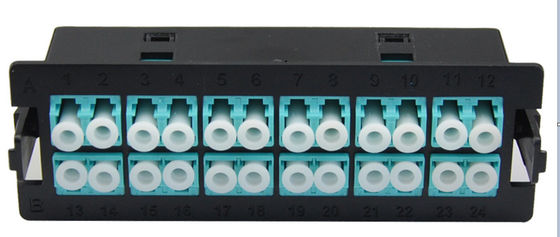 Zwart LC Duplex 24-poorts glasvezel patchpaneel met clipmontage voor 1U rackmontage distributiedoos