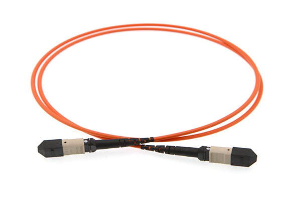 MPO MTP Kabel MPO Patchkabel met 8 / 12 / 24 Fiber Kern Aanpasbare Lengte en Laag Invoegverlies